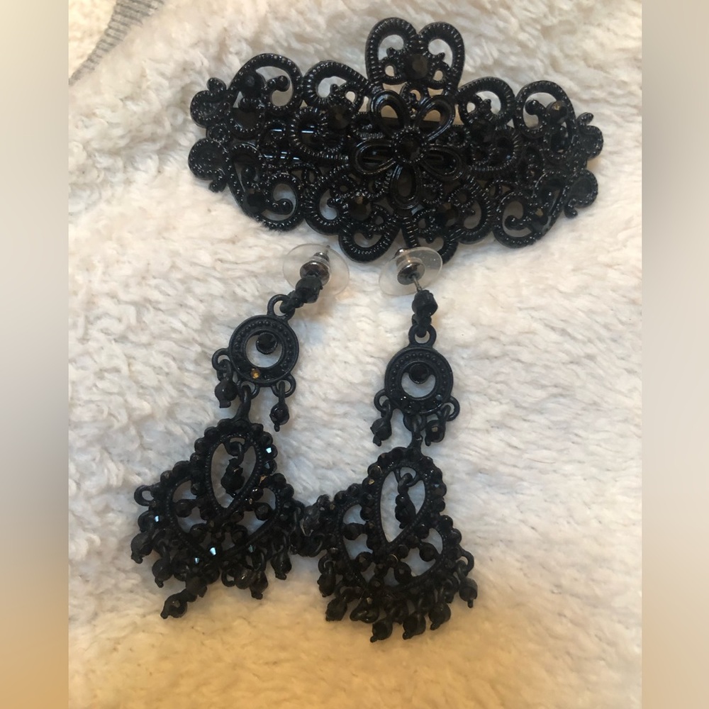 Elegant earrings with coordinating hair clip